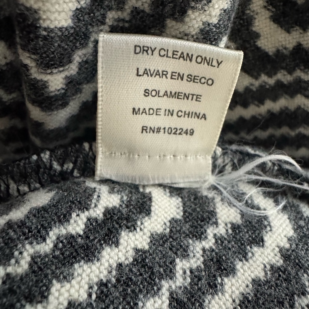 Skies Are Blue Black and White Chevron Open Front Cardigan Size Large - Picture 5 of 6